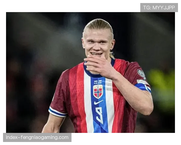 哈兰德失点后独自加练点球,伊蒂哈德球场灯光为其而亮 哈兰德失点后独自加练点球,伊蒂哈德球场灯光为其而亮