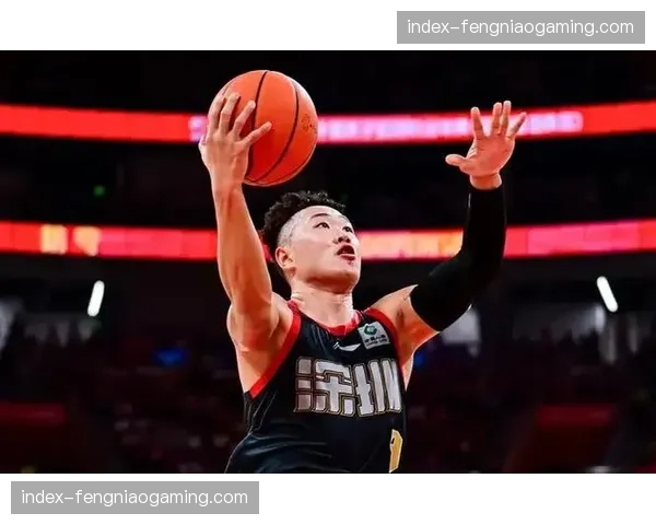 常规赛MVP贺希宁季后赛数据全面下滑，其个人持球破解高强度防守能力不足的问题被无限放大。